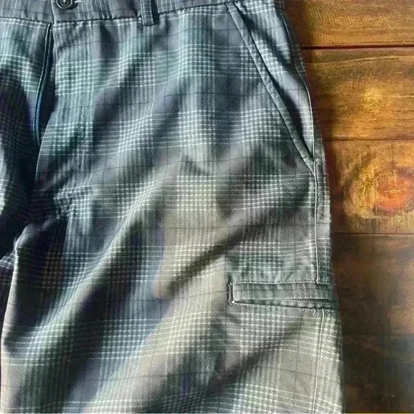 Pebble Beach Size 34” dark grey men’s shorts. - Picture 4 of 7